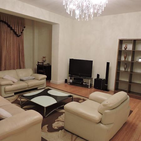 1 Shota Rustaveli Avenue Apartment Tbilisi Bagian luar foto