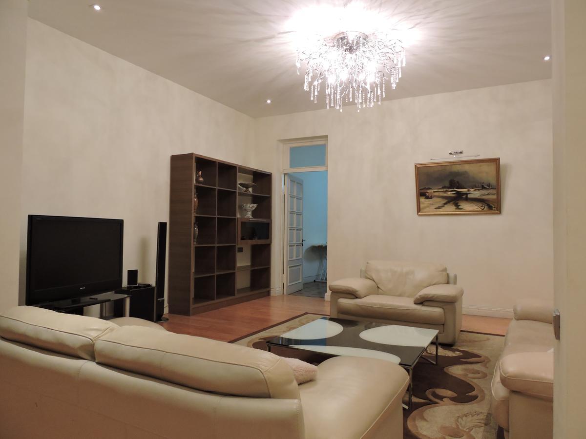 1 Shota Rustaveli Avenue Apartment Tbilisi Bagian luar foto
